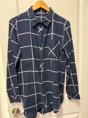 Athleta women’s Navy Windowpane Button-Up Shirt